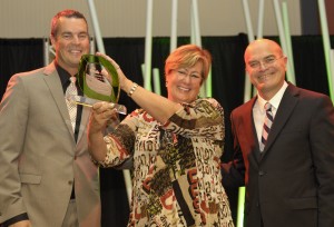 Remise de l'hommage à Francine Dupont, lors du congrès annuel de l'ARPAC 2012